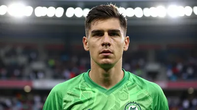 Emi Martinez seeks Aston Villa exit amid Juventus interest