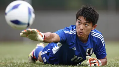 Aston Villa target Parma keeper Suzuki after PSG deal falls through