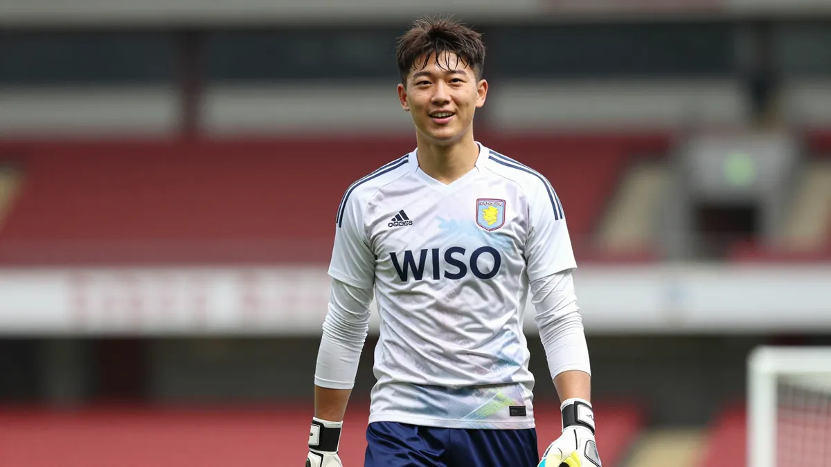 Aston Villa Sign Zion Suzuki in Five-Year Deal