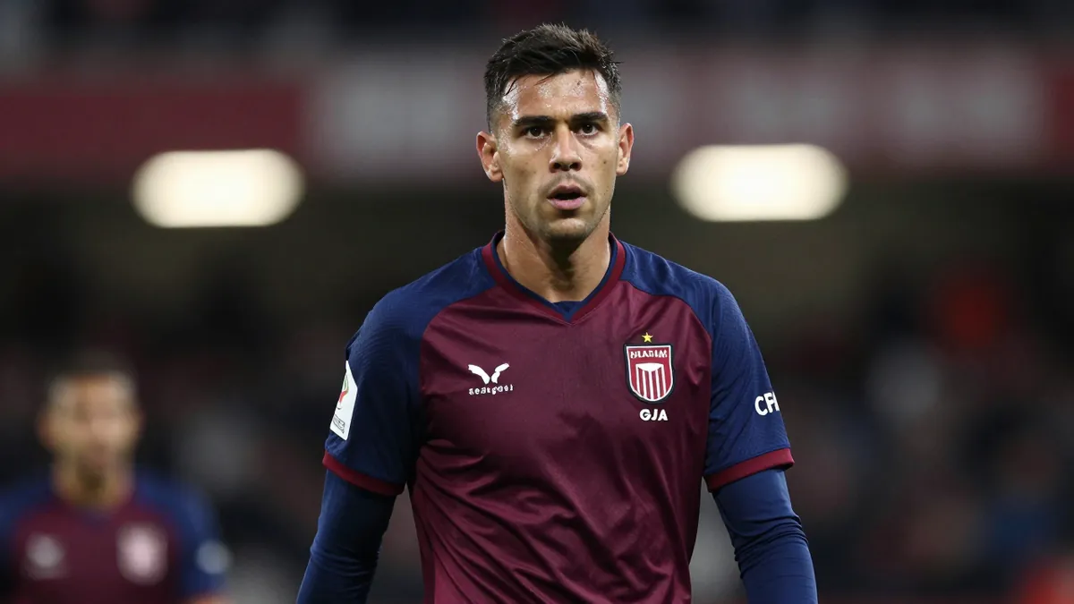 Aston Villa could lose international star as contract deadline looms